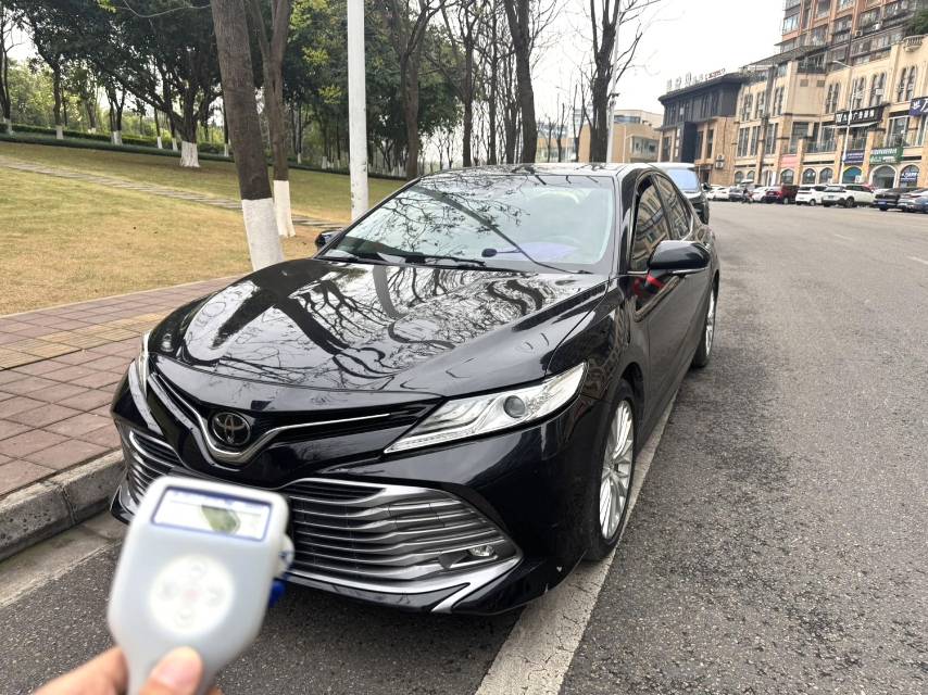 Toyota Camry 2.5G Luxury V