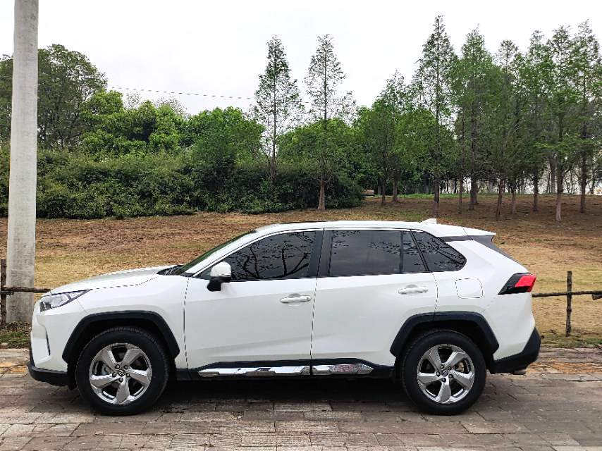 Toyota RAV 4 Hybrid 2.5L E CVT 2WDElite
