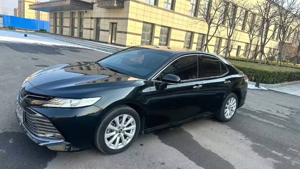 Toyota Camry 2.0G Luxury V