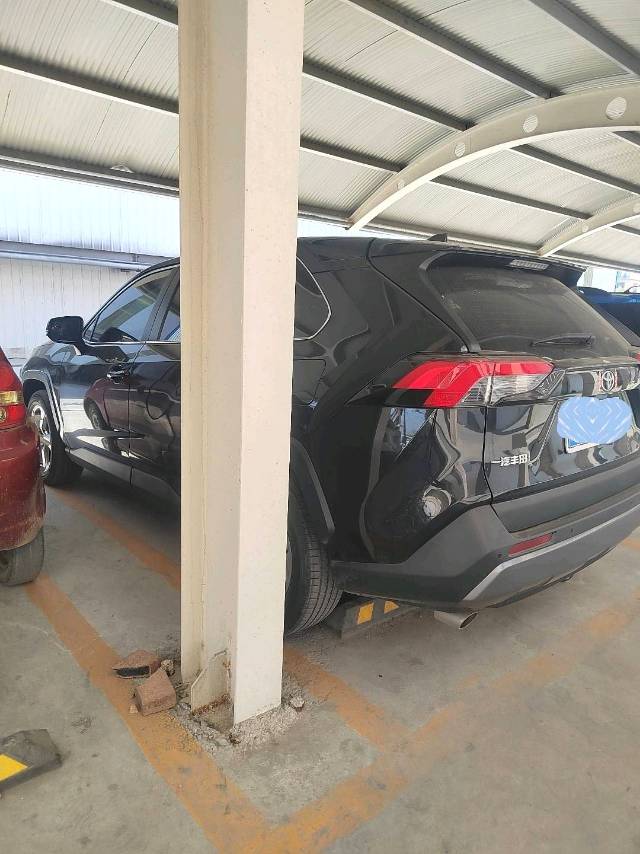 Toyota RAV 4 2.0L CVT 2WD PLUS Version