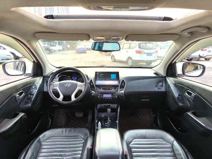 北京现代 ix 35 Model Year 2.0L 自动两驱智能型 国 IV