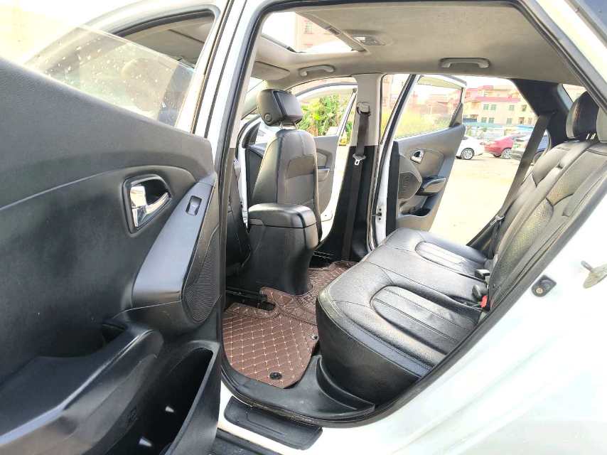 北京现代 ix 35 Model Year 2.0L 自动两驱智能型 国 IV