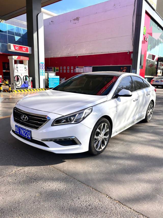 Hyundai 1.6T DLX Premium