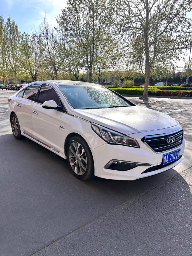 Hyundai 1.6T DLX Premium