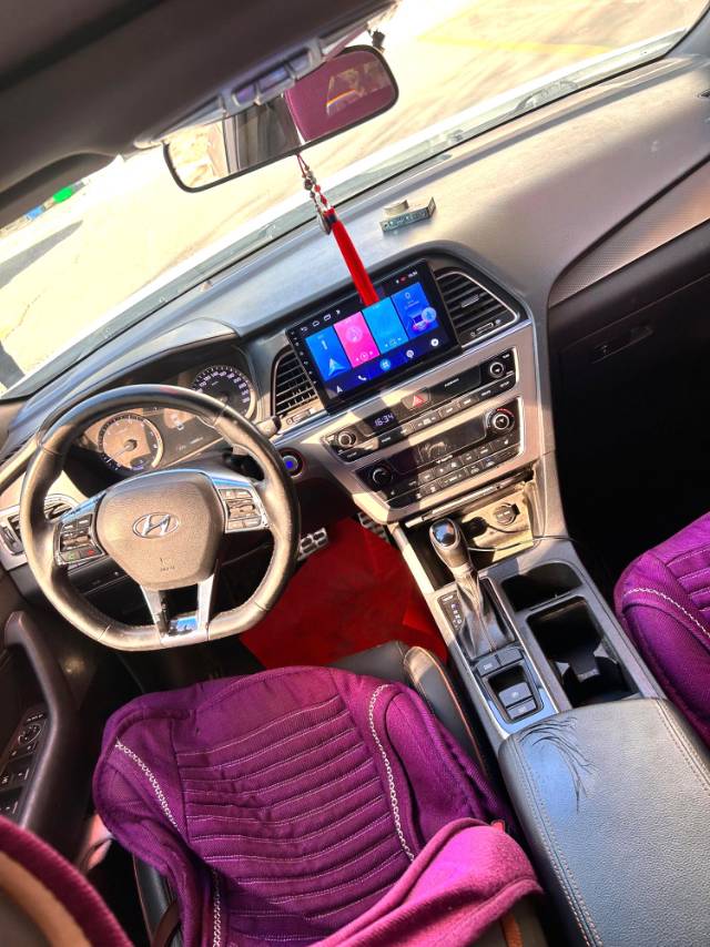 Hyundai 1.6T DLX Premium