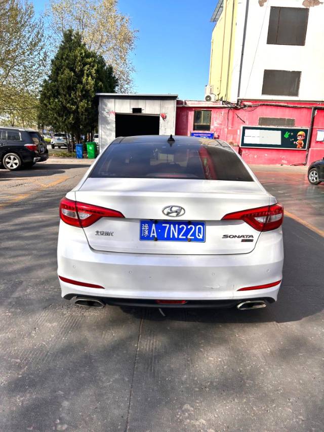 Hyundai 1.6T DLX Premium