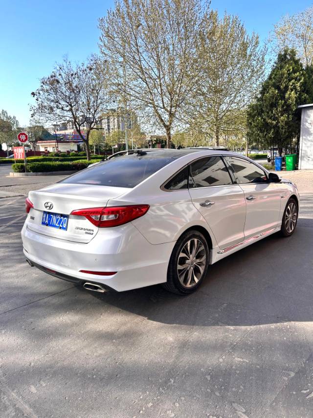 Hyundai 1.6T DLX Premium