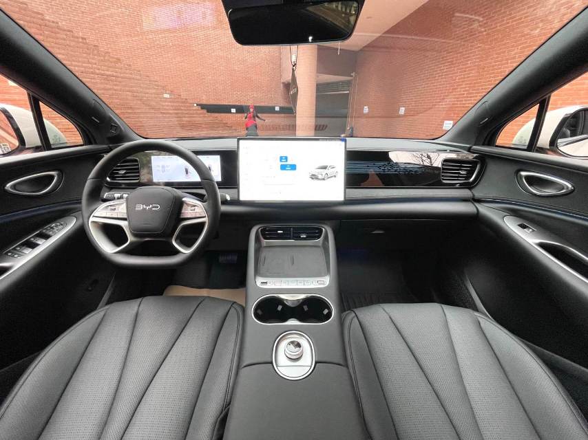 BYD 06 New Energy DM i, версия 170 Plus