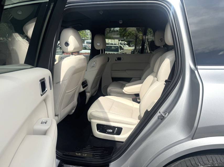 Li Auto L (Liter) 8 Pro