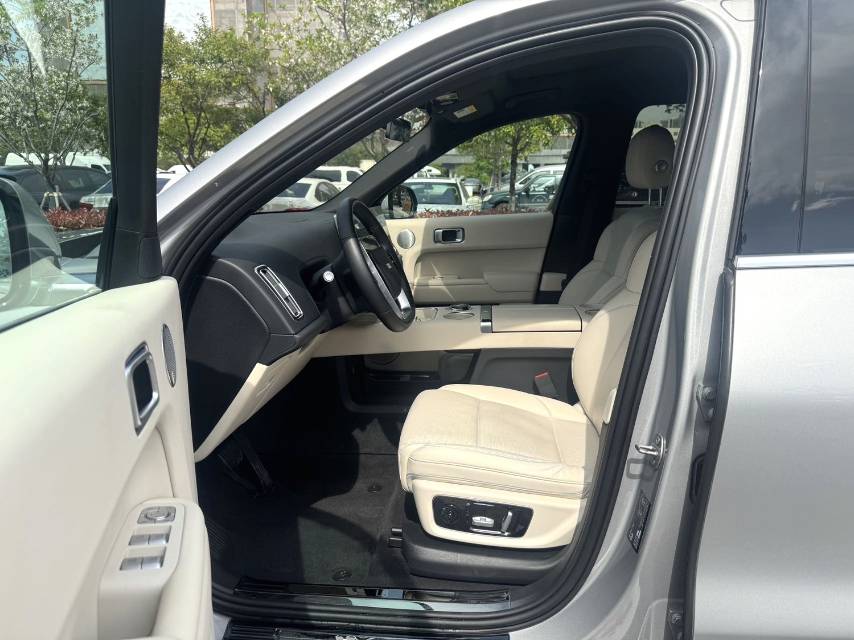 Li Auto L (Liter) 8 Pro