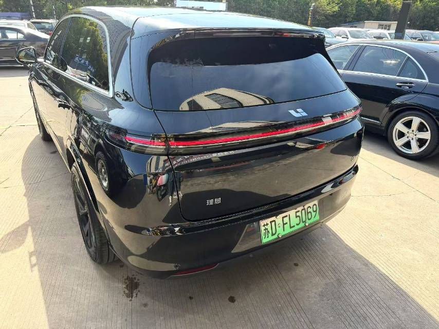Li Auto L (Liter) 7 Pro