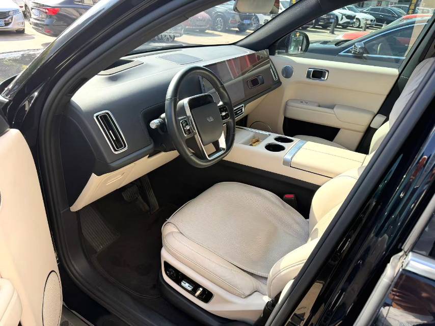 Li Auto L (Liter) 7 Pro