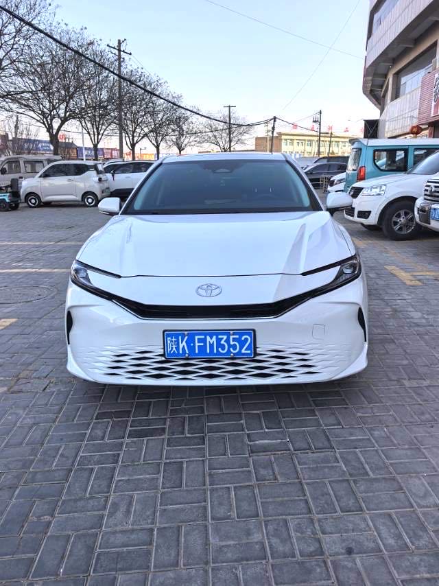 凯美瑞 Model Year 双擎 2.0HXS 光辉版