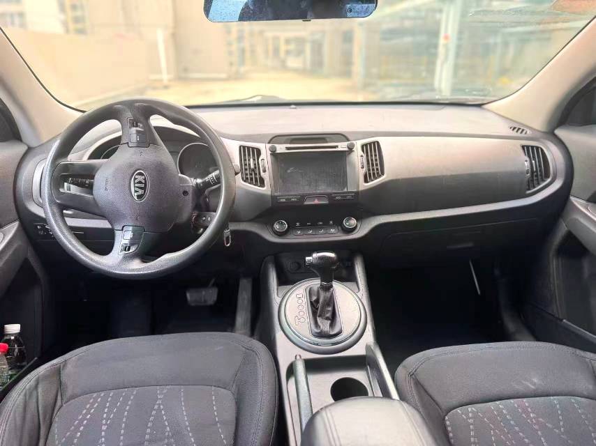 Kia Sportage 2,0 л, АКПП, передний привод, GL