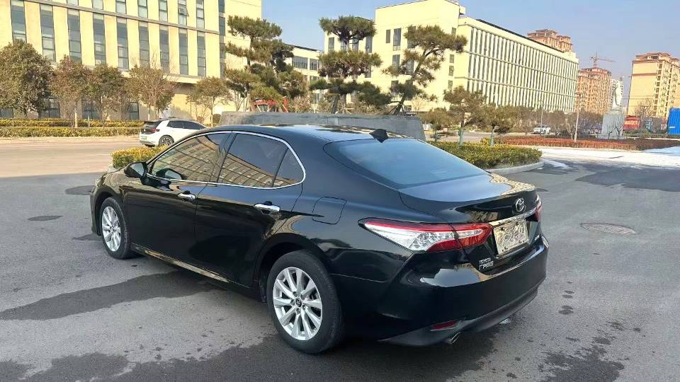 Toyota Camry Facelift 2.0G Luxury