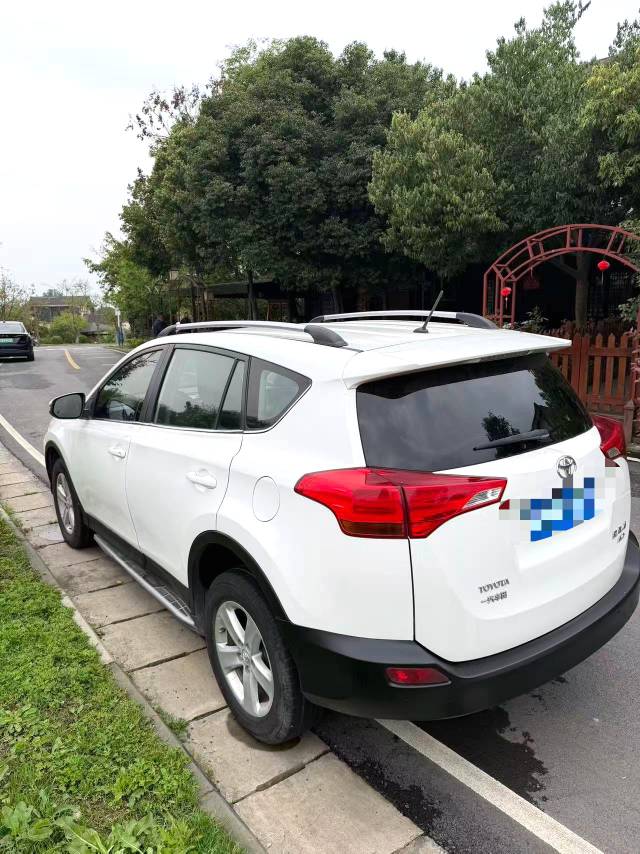 Toyota RAV 4 2.0L CVT 4WD