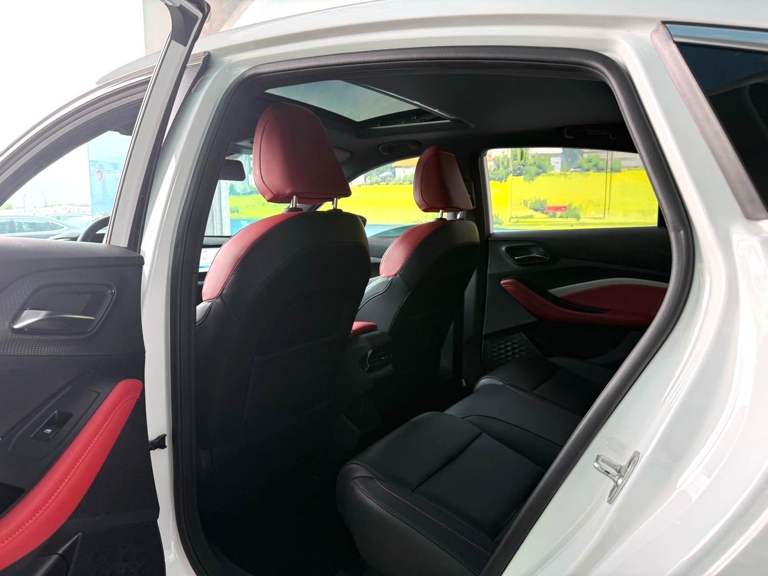 MG 5 Model Year Facelift 180DVVT CVT 青春豪华版
