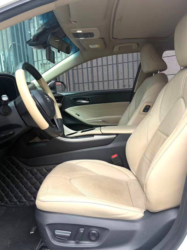 亚洲龙 Model Year 双擎 2.5L 豪华版 国 VI