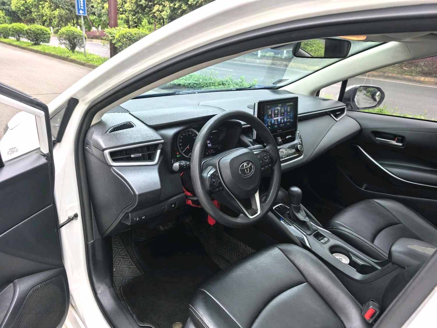 卡罗拉 Model Year 双擎 1.8L E CVT GL i 精英版