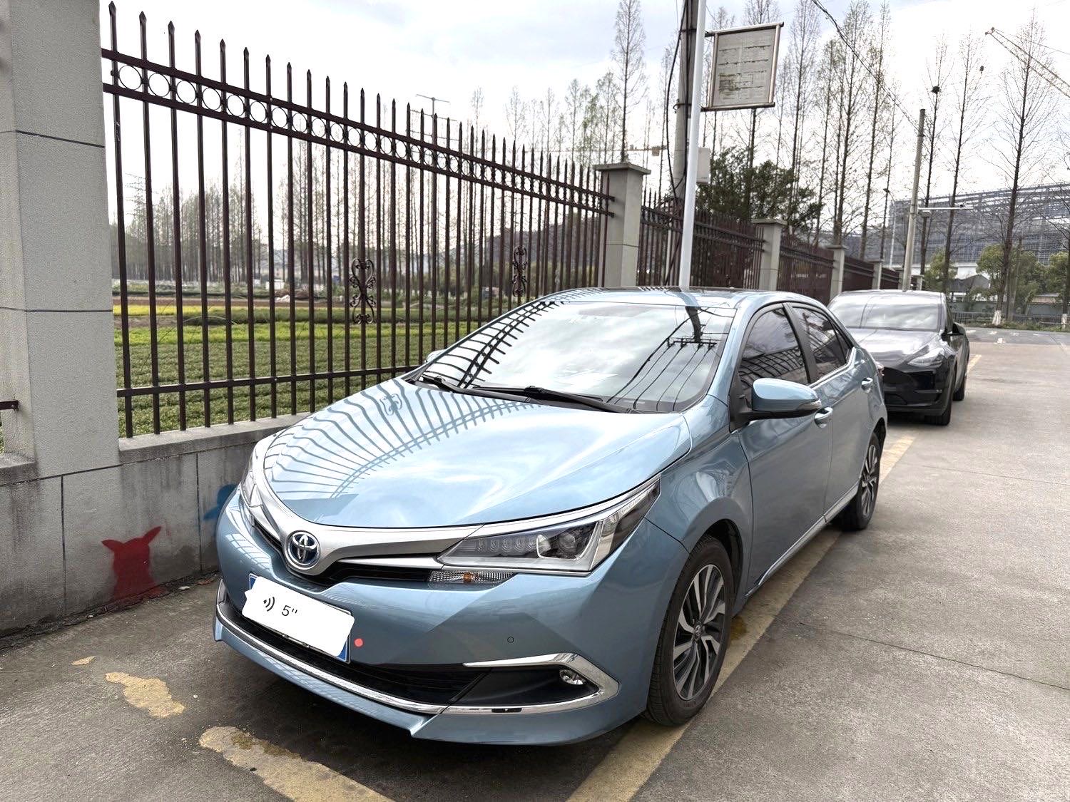 卡罗拉 Model Year 双擎 1.8L E CVT 智尚版