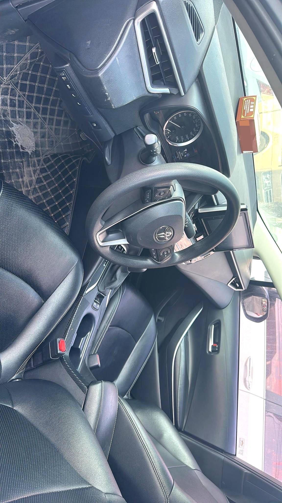 卡罗拉 Model Year 双擎 1.8L E CVT GL i 精英版