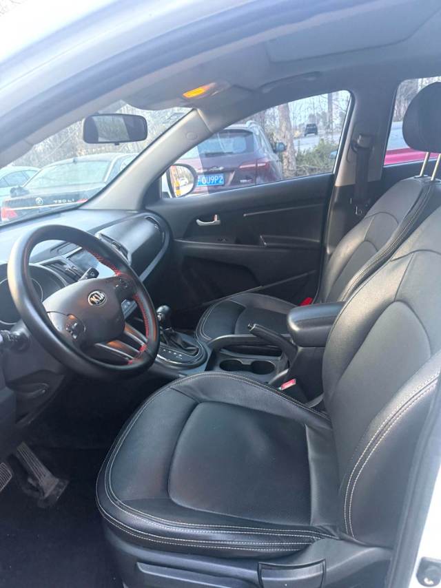 Kia Sportage 2,0 л, АКПП, передний привод, GL