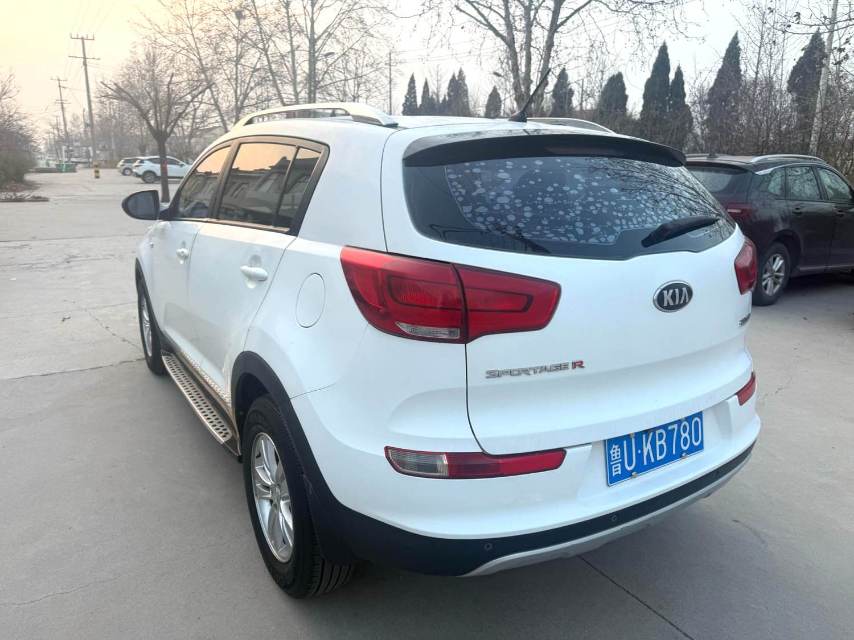 Kia Sportage 2,0 л, АКПП, передний привод, GL