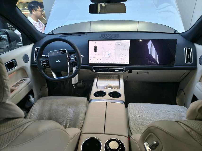 Li Auto L (Liter) 8 Pro