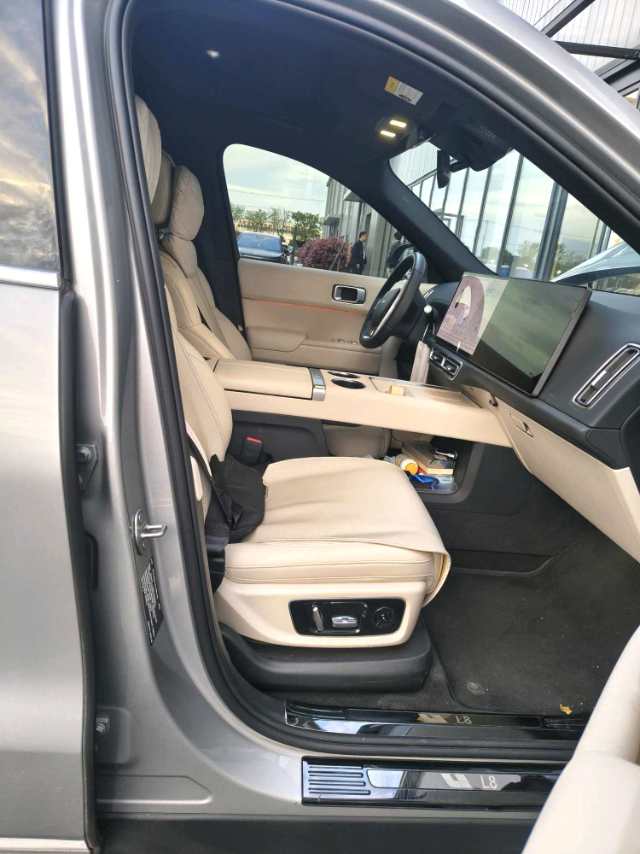 Li Auto L (Liter) 8 Pro