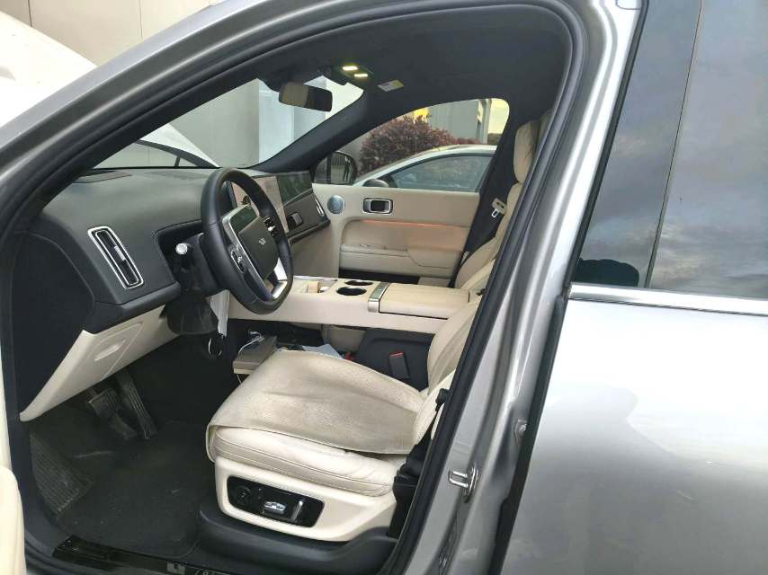 Li Auto L (Liter) 8 Pro
