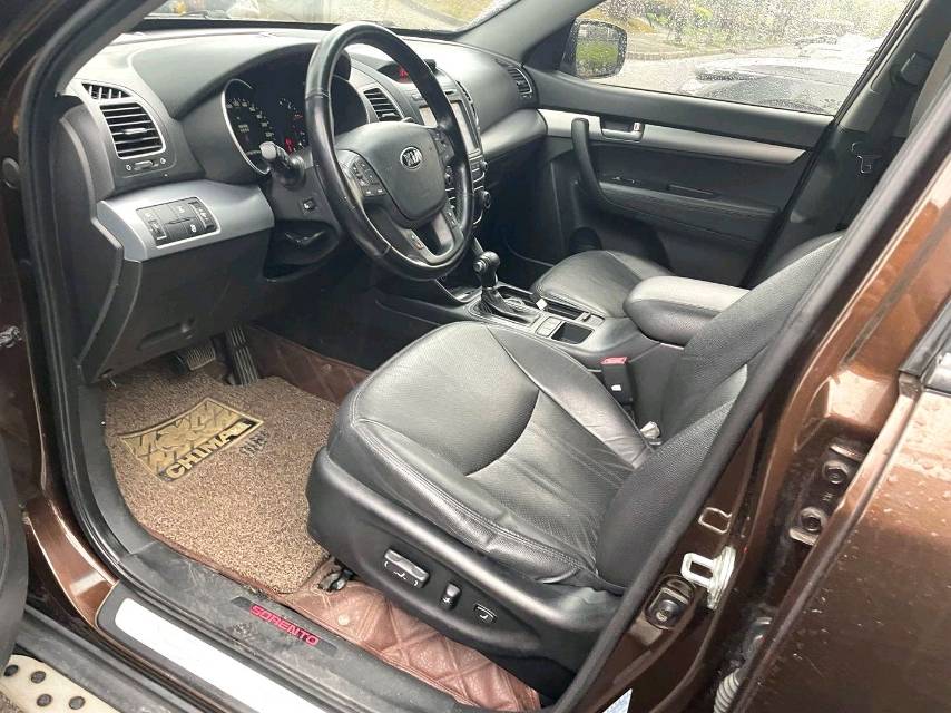 Kia 2,4 л 7 Luxury