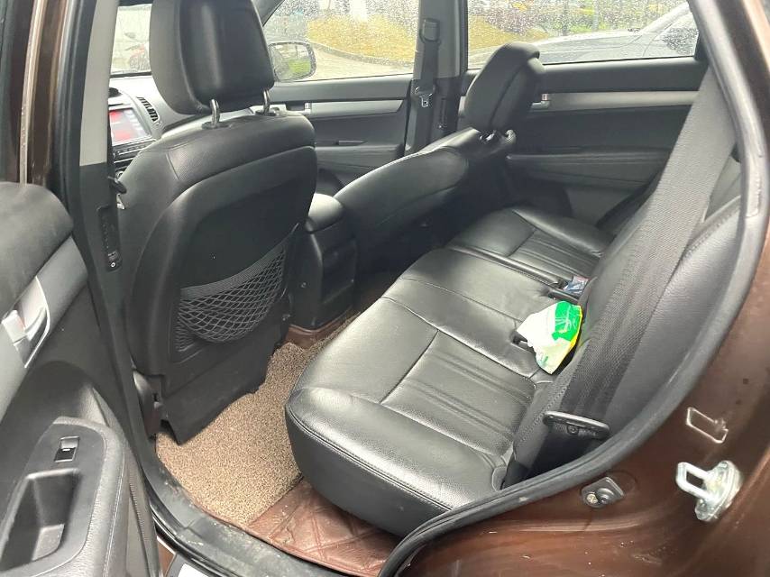 Kia 2,4 л 7 Luxury