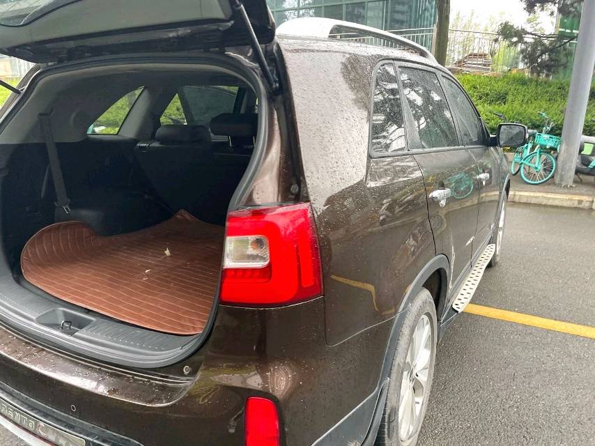 Kia 2,4 л 7 Luxury