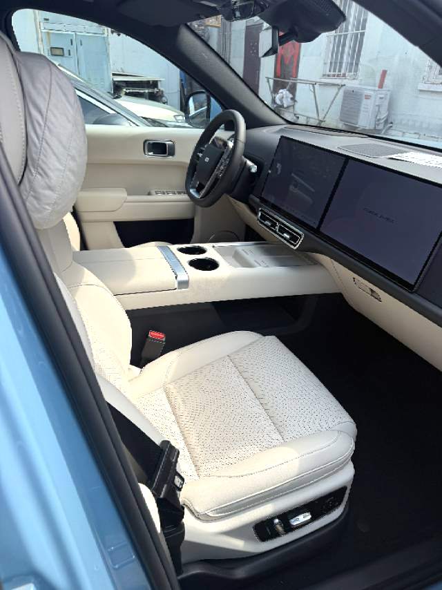 Li Auto L (Liter) 7 Ultra