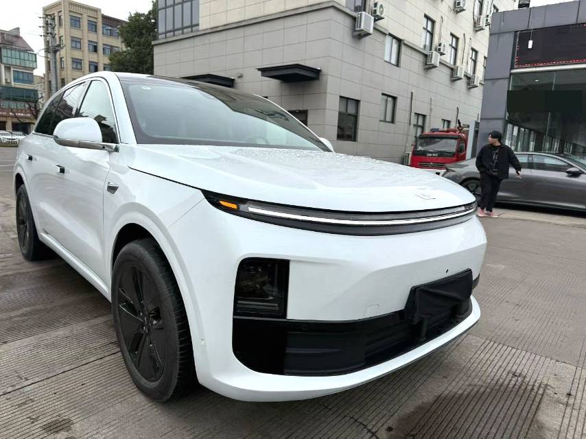 Li Auto L (литр) 6 Pro