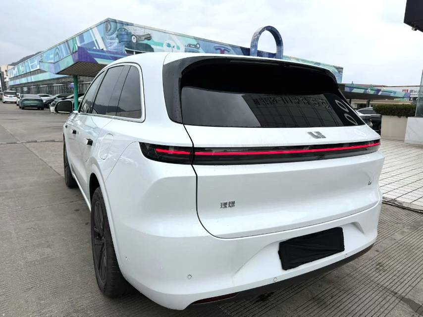 Li Auto L (литр) 6 Pro