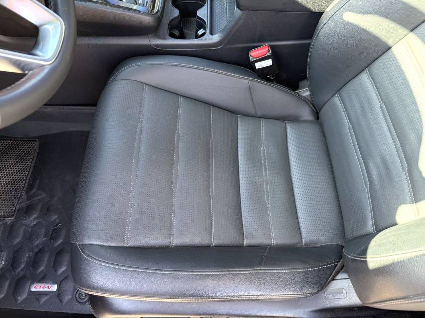 Honda CR V Model Year 240TURBO 两驱锋尚版 5 Seats