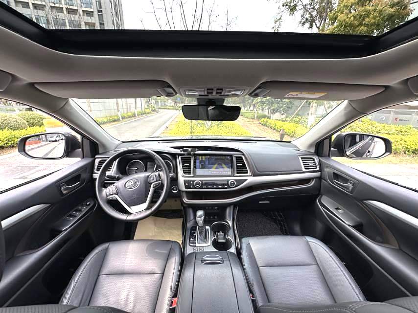 汉兰达 Model Year 2.0T 四驱尊贵版 7 Seats 国 VI