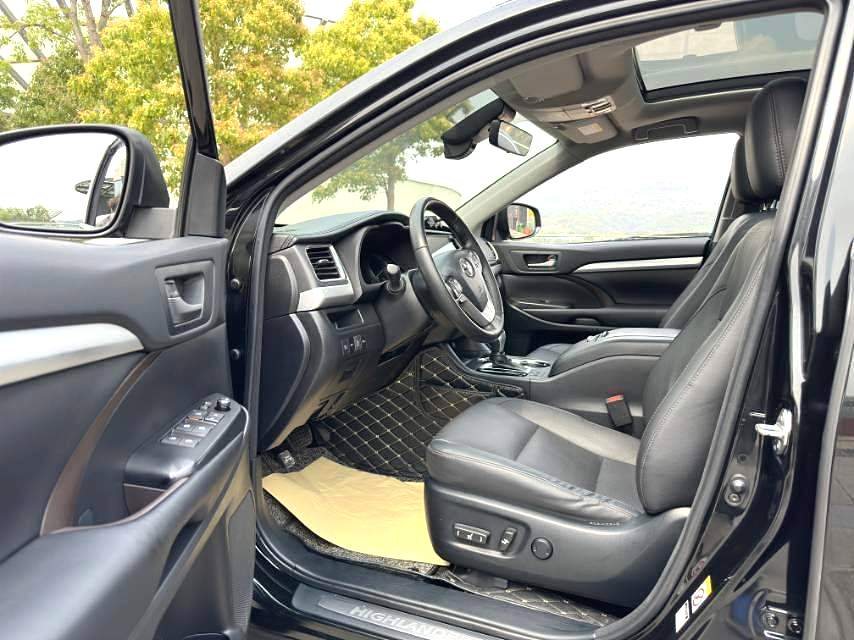 汉兰达 Model Year 2.0T 四驱尊贵版 7 Seats 国 VI