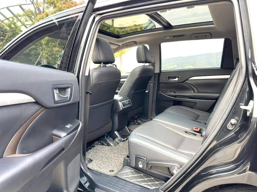 汉兰达 Model Year 2.0T 四驱尊贵版 7 Seats 国 VI