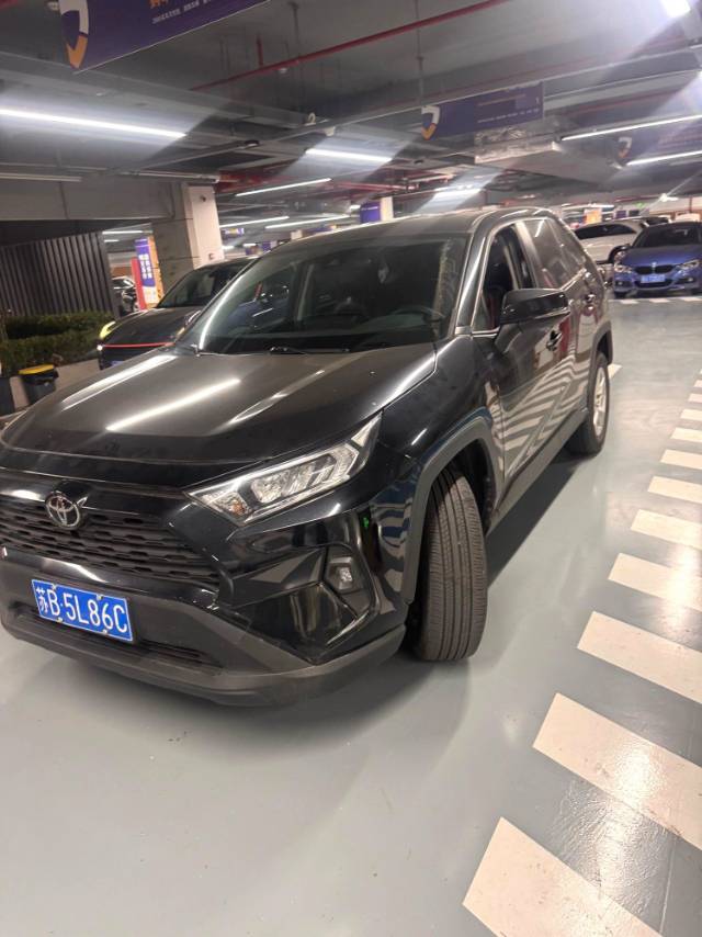 RAV 4 荣放 Model Year 2.0L CVT 两驱都市版