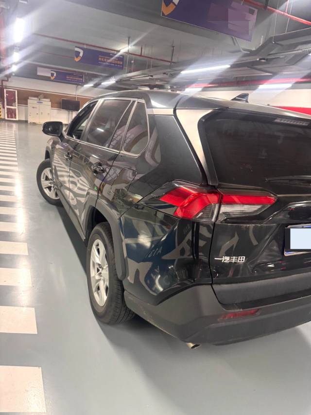 RAV 4 荣放 Model Year 2.0L CVT 两驱都市版