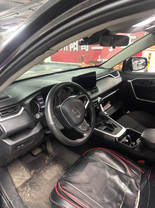 RAV 4 荣放 Model Year 2.0L CVT 两驱都市版