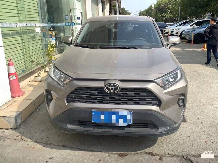 Toyota RAV 4 2.0L CVT 2WD