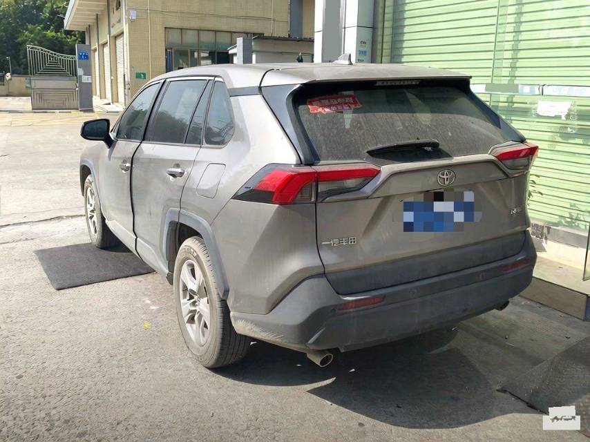 Toyota RAV 4 2.0L CVT 2WD