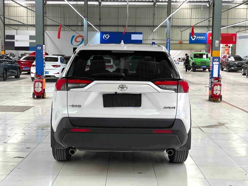 Toyota RAV 4 2.0L CVT 2WD