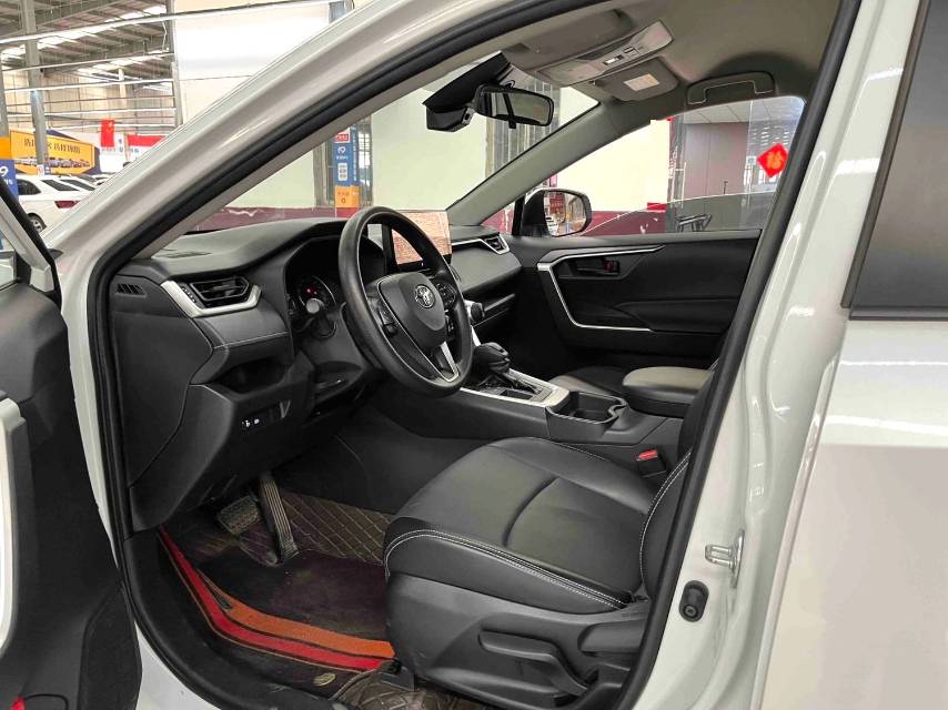 Toyota RAV 4 2.0L CVT 2WD