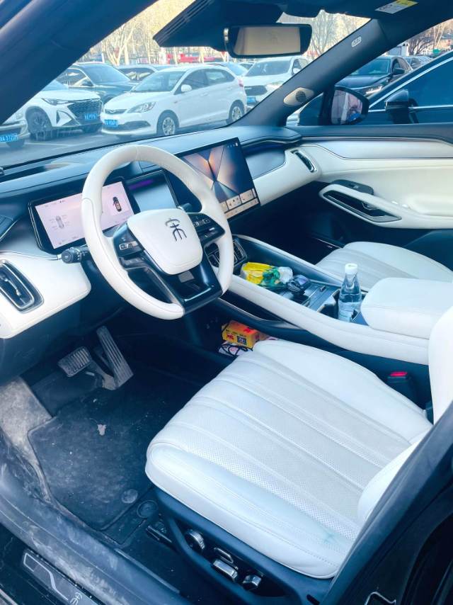 宋 L (Liter) Electric Vehicle Model Year 662km 卓越型