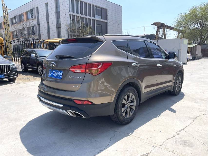 Hyundai Santa Fe 2.4L Automatic4WD