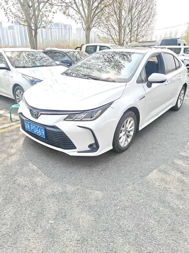 卡罗拉 2023款 1.8L 智能电混双擎 精英版